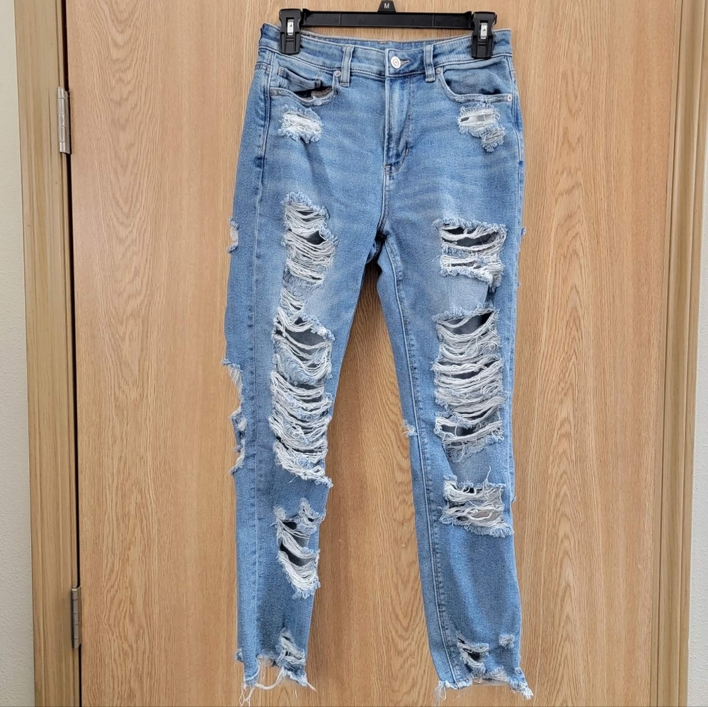 American Eagle Outfitters Distressed Blue Jeans